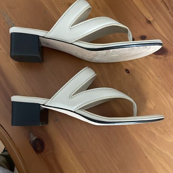 Theory Leather Thong Style Sandals - Picture 4 of 7